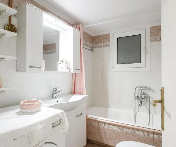 Castle View House * Naxos City